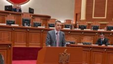 Пратеникот од единствената македонска партија во Албанија, Македонска алијанса за европска интеграција, Васил Стерјовски, на пленарна седница на албанскиот законодавен дом, на 1 октомври 2019 година, презентираше дел од најгорливите […]