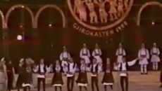 Васил Стерјовски на својот фејзбук профил објави видео снимка од настапот на македонската фолклорната група од Пустец на фолклорниот фестивал во Ѓирокастро во 1988 година. Фолклорната група од Пустец изведува […]