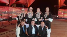 Maqedonasit nga Shqipëria prezantuan folklorin maqedonas në Festivalin Folklorik Kombëtar në Gjirokastër. Grupi folklorik maqedonas nga Bashkia Pustec, të udhëhequra nga Llazi Stojani performoi në Festivalin Folklorik Kombëtar në Gjirokastër […]