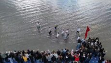 Besimtarët e krishterë Maqedonas në Shqipëri, festuan ditën e Ujit të Bekuar. Ceremonia e hedhjes së kryqit në ujë u mbajtë në zonat e Prespës dhe Gollobordës, në f.Vërnik si […]
