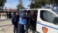 Policia arestoi punonjësin e bankës në Tiranë pasi i morri 215 mijë euro një qytetari për paisjen me pasaportë bullgare dhe aksione në një kompani në Turqi. Lorin Xhelilaj, punonjës […]