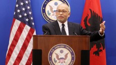 Американскиот амбасадор во Албанија, Александар Арвизу, ги осуди нападите и заканите на Алеанца на Црвено-црните во општина Пустец. Во своето обраќање на 15-та Меѓународна конференција за безбедност на Западен Балкан […]