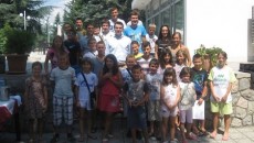 Во организација на Министерството за надворешни работи, од 18 до 25 август 2013 год., во Охрид  се одржува вториот Летен камп “Ја сакам Македонија” на којшто учествуваат вкупно 35 ученици, […]