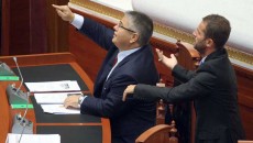 Албанскиот парламент на 28 декември 2013 година со 82 гласови за, 27 против и без ниту еден воздржан го усвои нацрт-буџетот за 2014 година, кој не помина без дебата и […]