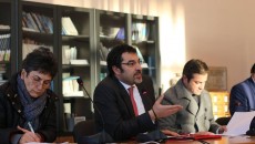 Министерот за локална самоуправа на Албанија, Бленди Чучи на средбата во Корча со претставници на локалните институции околу законот за административно територијалната поделба, избегна да одговори на делот од прашањето […]