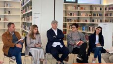 Sot në ambientet e Bibliotekës “Thimi Mitko”, u zhvillua aktiviteti “Laboratori Artistik: Kuptimi i Teknikave Narrativo-Letrare” në kuadër të projektit “Beyond Boundaries: Empowering Youth through Reading and Literature”. Aktiviteti, që […]